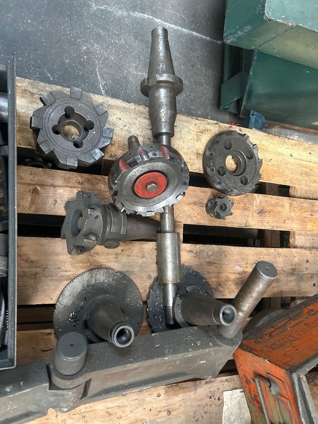 Fresadora Correa F5UA