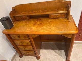 Dormitorio 2 camas, mesita y escritorio