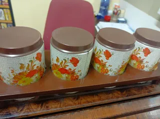 Porta pane vintage legno con 4 barattoli in latta