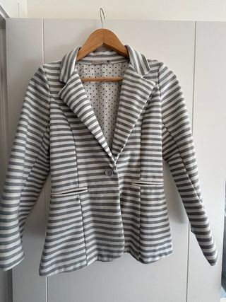 Americana de tela a rayas