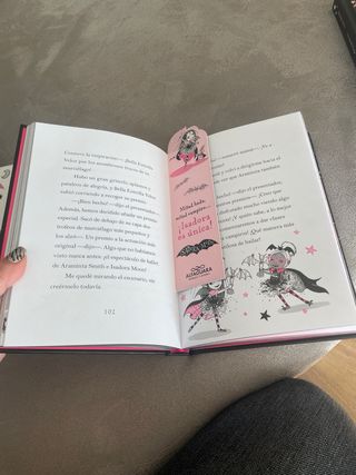 Isadora Moon y la noche mágica / Isadora Moon a...