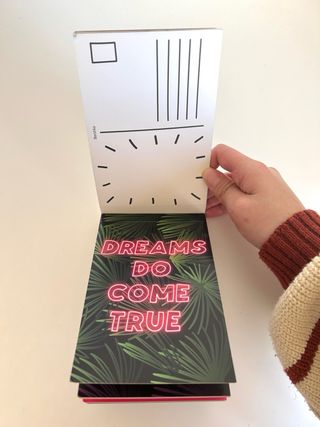 20 postales Bershka holográficas