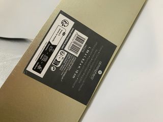 Colgante de ropa perchero metal dorado