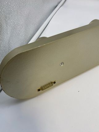 Colgante de ropa perchero metal dorado