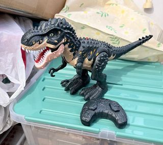 Dinosaurio Flying Tiger a reparar