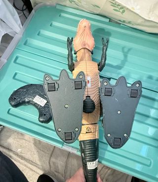 Dinosaurio Flying Tiger a reparar