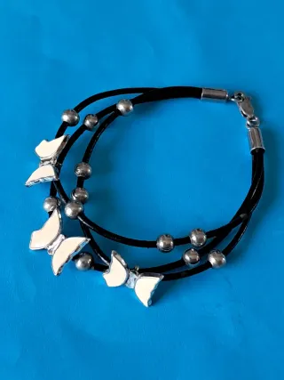 Pulsera cuero y plata con esmalte mariposas