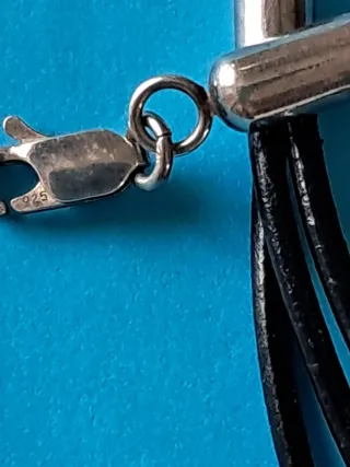 Pulsera cuero y plata con esmalte mariposas