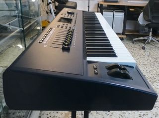 Sintetizador Kurzweil PC3 76 Teclas