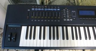 Sintetizador Kurzweil PC3 76 Teclas
