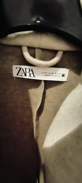 Gabardina Zara Talla XS (equivale a S)