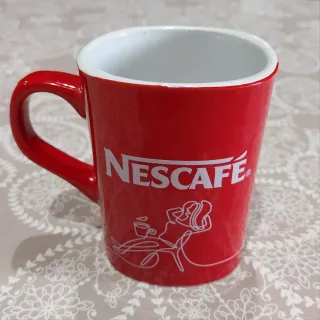 Taza Nescafé Roja Edición Especial Decorada