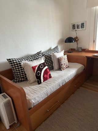 Cama juvenil con cama nido, mesa estudio