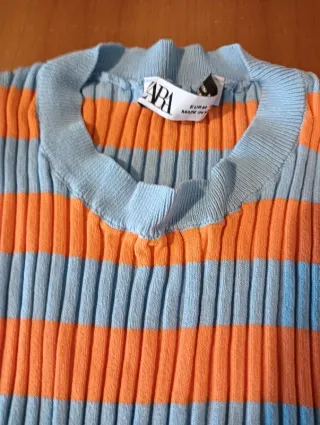 Maglia Zara a righe elasticizzata.