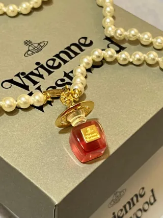 Collar Vivienne Westwood Perfume Dorado Rojo