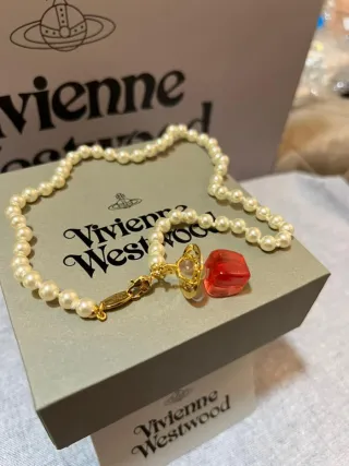 Collar Vivienne Westwood Perfume Dorado Rojo