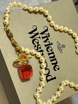 Collar Vivienne Westwood Perfume Dorado Rojo