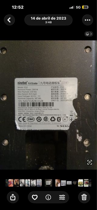 Patinete eléctrico rojo y negro