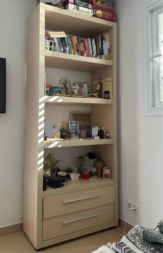 Estantería de madera