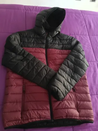 Cazadora de Montaña Negra y Roja