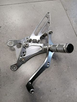 ESTRIBERAS AJUSTABLES J4RACE