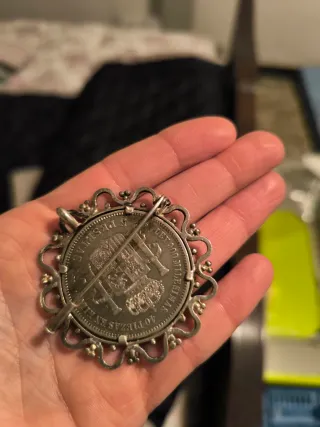 Broche moneda plata antigua 1871