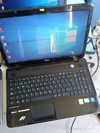 Lote 4 Portátiles Acer y Fujitsu