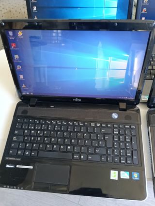 Lote 4 Portátiles Acer y Fujitsu