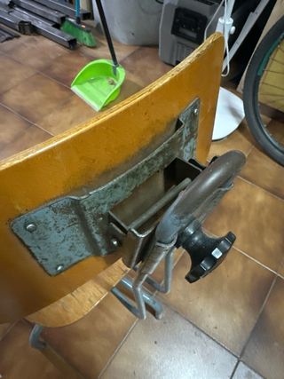 Silla antigua vintage madera y metal