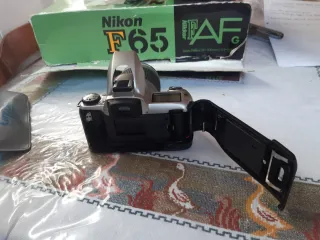 Cámara Nikon F65 AF Nikkor 28-100mm