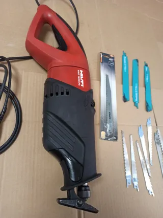 Hilti WSR 1200-PE Sierra de Sable