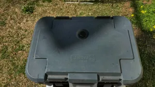 Termo de plástico gris, 3 unidades Precio unidad