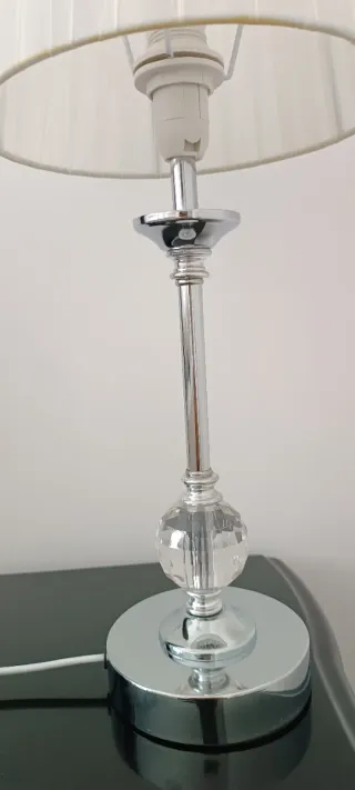 2 Lámparas de mesa plateada y blanca, de Lucete