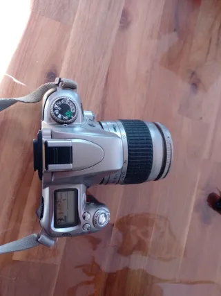 Cámara Nikon F55 Plata