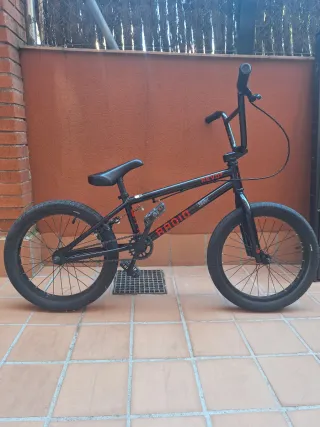 Bicicleta BMX Radio Revo 18