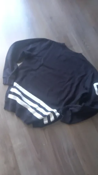 Sudadera Adidas Negra Logo Trefoil. Un clásico.