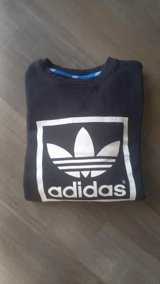 Sudadera Adidas Negra Logo Trefoil. Un clásico.