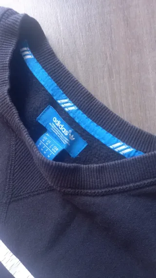 Sudadera Adidas Negra Logo Trefoil. Un clásico.