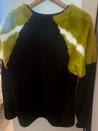 Sudadera Zara oversize verde y negra