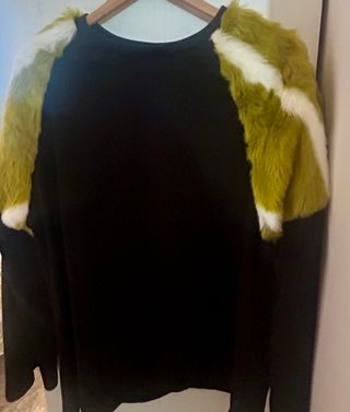 Sudadera Zara oversize verde y negra