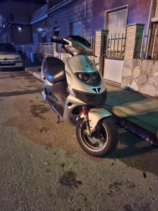 Suzuki Katana AY 50 Plata