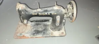 Máquina de coser antigua SIGMA