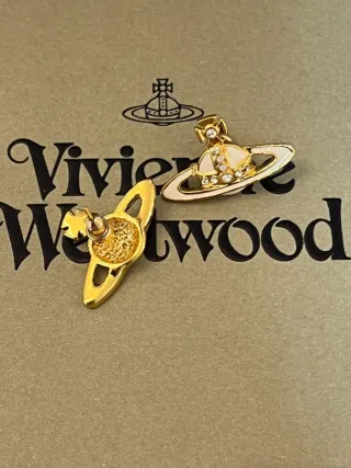 Pendientes Vivienne Westwood Orb Dorados Blancos