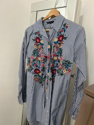 Camisa Zara Rayas Flores Bordadas