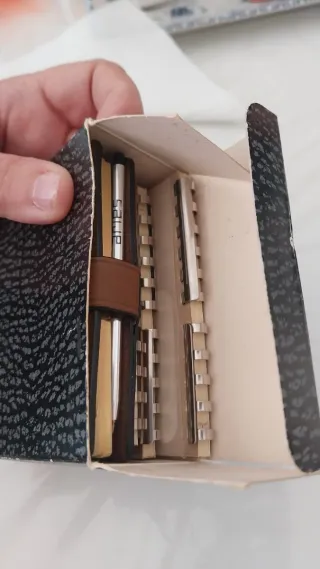 Unico Agenda Loewe  año 1982 con bolígrafo