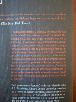 Asesinato en la catedral. Edmund Crispin.