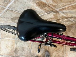 Bicicleta MADISON color burdeos para arreglar