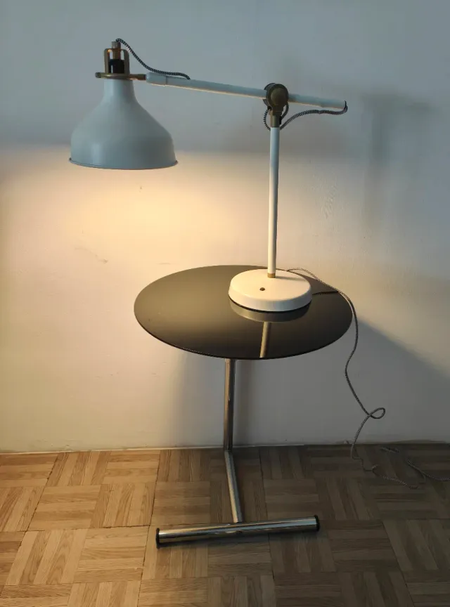 Lámpara de mesa IKEA