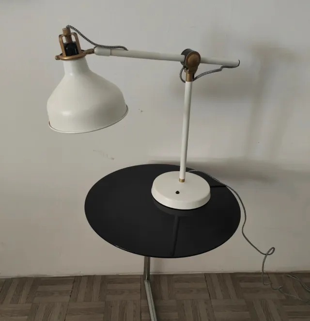 Lámpara de mesa IKEA