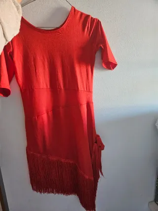 Vestido de baile de salón rojo con flecos